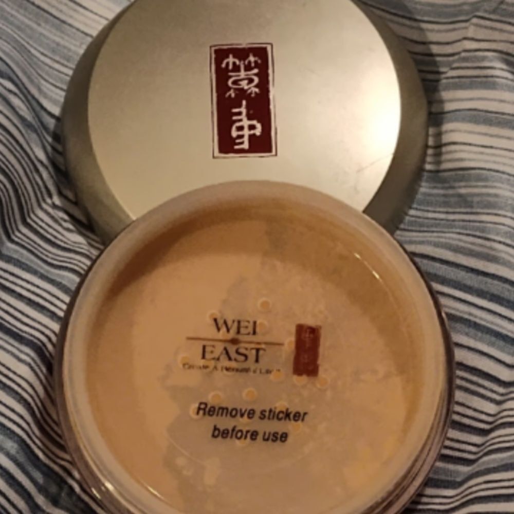 NWT! Wei East China Herbal Powder Foundation Hunan Beige (F-4) .24oz